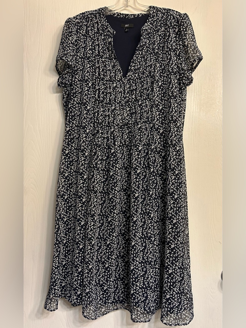 JBS NWOT Classic Lightweight Feminine Contemporary Ladies A-line Dress Size 14.